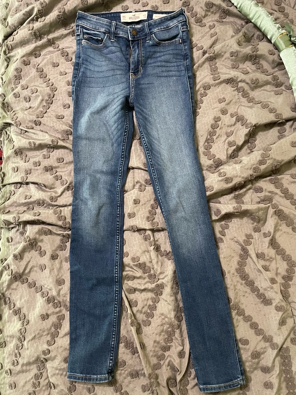Hollister Women's Mid Wash Blue Stretch Skinny Jeans high waisted